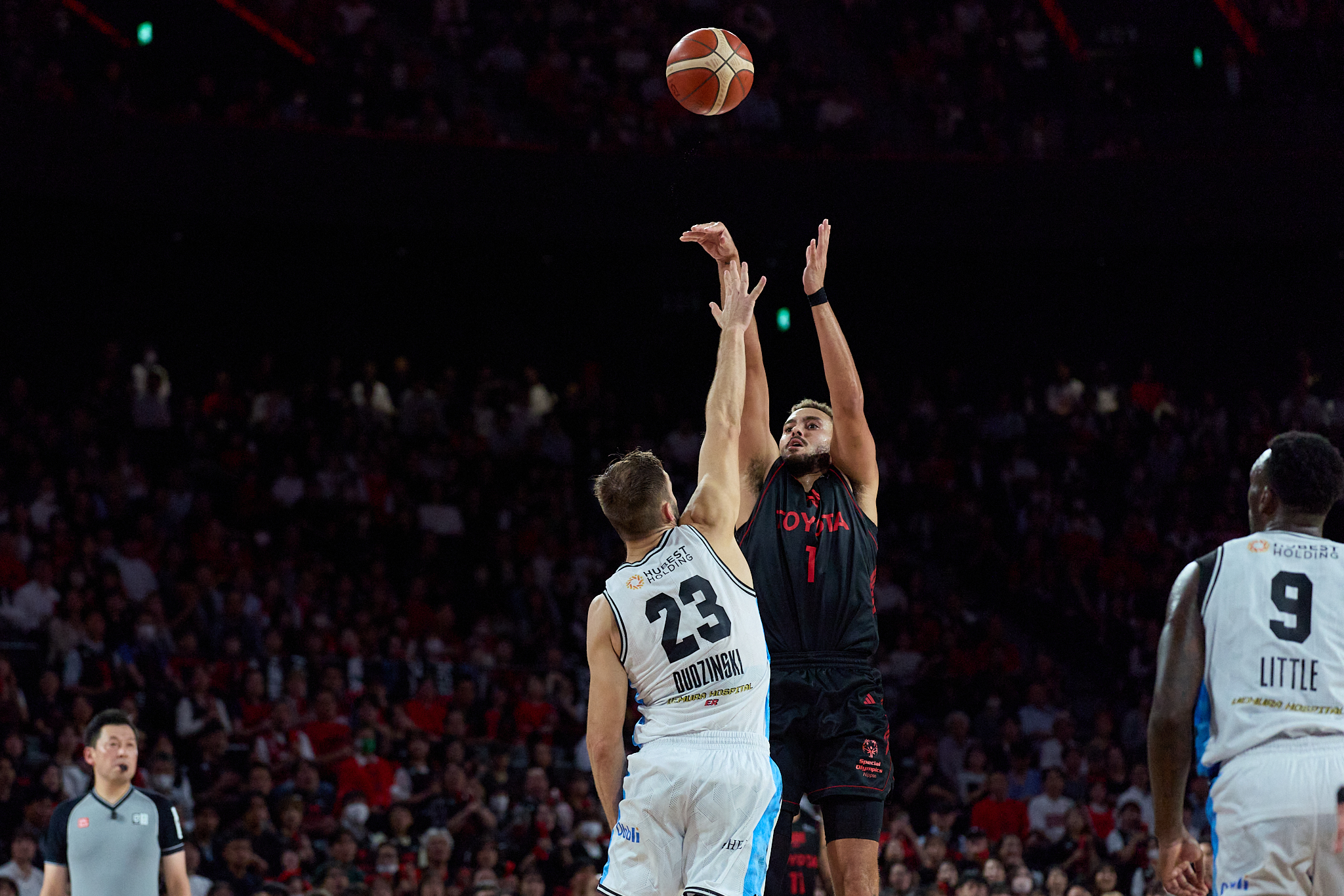 D.J. Hogg Leads Alvark Tokyo Past Saga Ballooners with 26-Point Performance